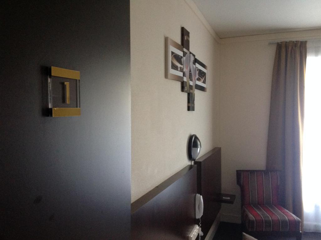 Hotel De La Paix Caen Pokoj fotografie